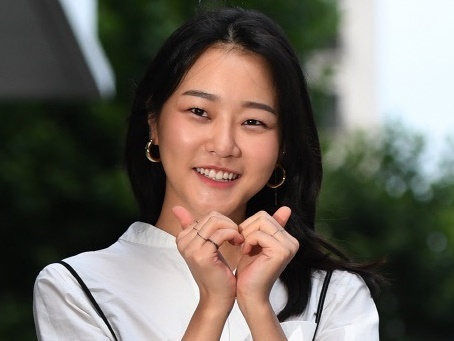 どちらが嘘つき？女優の校内暴力疑惑、所属事務所が否定するも“追加の証拠”が登場