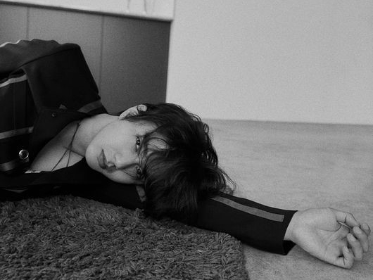 若手俳優ユ・スンホの最新グラビア公開。深みのある眼差しに“ドキッ”【PHOTO】