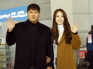 リュ・ヒョンジンが父親になる！“元女子アナ”妻のぺ・ジヒョンが妊娠を報告！