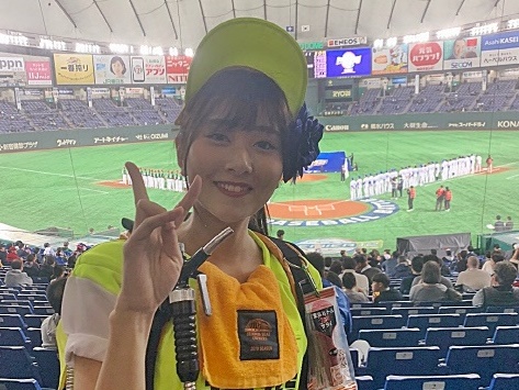 【写真】「彼女こそ日本の野球場の名物」韓国紙も特集した美しきビール売り子たち