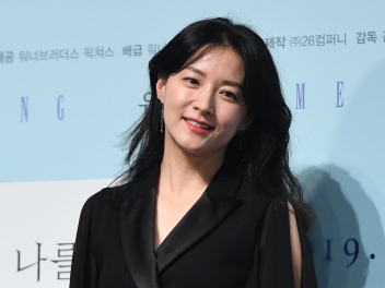 『チャングム』女優イ・ヨンエが4年ぶりのドラマ復帰へ、“追跡スリラー”出演を検討中