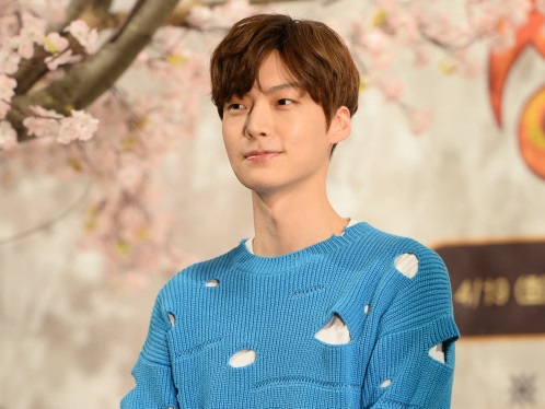 ク・ヘソンとの“ドロ沼離婚”騒動＆演技力不足…アン・ジェヒョンは新ドラマで名誉挽回できるか
