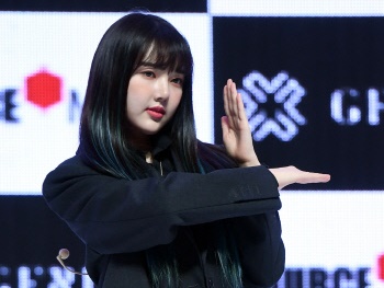 解散したGFRIENDのイェリン、明るい笑顔で「今日も頑張れそう！」と近況報告【PHOTO】