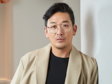 俳優ハ・ジョンウ、麻薬投薬疑惑を否定「顔の傷跡を治療しただけ」