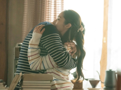 女優パク・ミニョン、本格的な“彼女モード”突入！主演ドラマの新スチール公開【PHOTO】