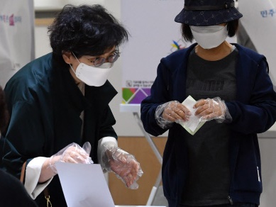韓国の大統領選挙、「新型コロナ感染者」の投票方法は？“投票目的”で外出可能も厳格な時間制限