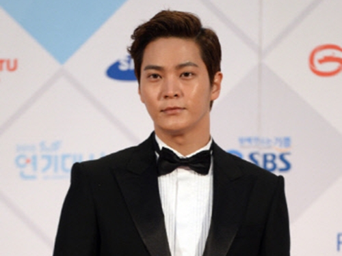 俳優チュウォン、人気バラエティ番組の出演を検討中！ 多彩な魅力に期待高まる