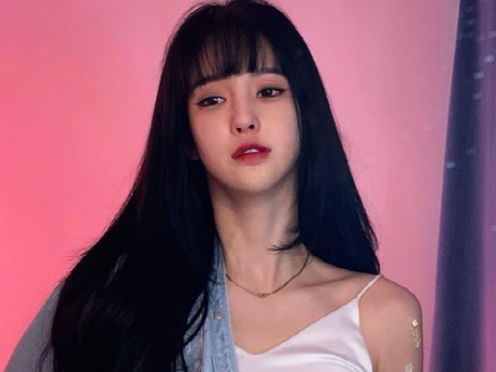 【全文】美人モデルが所属事務所の中国人社長から「暴行を受けた」と主張…証拠写真も
