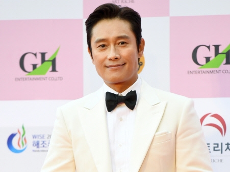 俳優イ・ビョンホン、今年のカンヌ映画祭で韓国俳優初のプレゼンターに。“出国のスケジュール調整中”