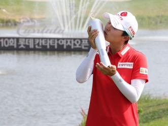 “ゴルフの天才少女”が復活…3年6カ月ぶりに韓国女子ツアーで優勝「きっかけに」