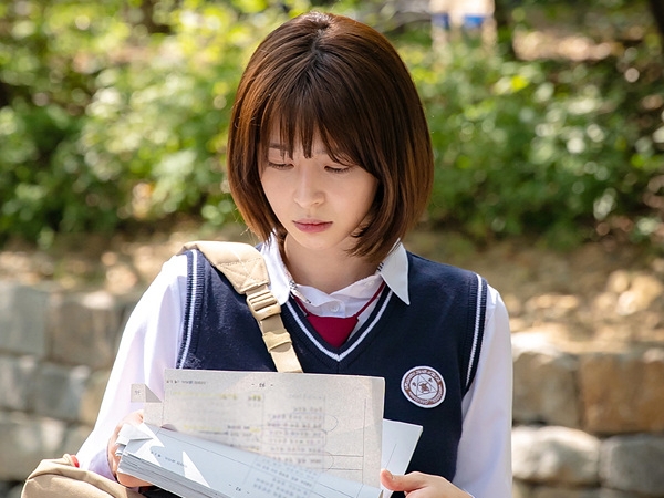 『梨泰院クラス』女優クォン・ナラ、“誰もが恋する”女子高生姿も完璧だった！【PHOTO】