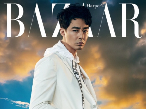俳優チョ・インソン、久びさ雑誌の表紙を飾る「いつもゼロから」【PHOTO】