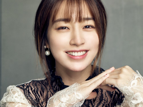 女優イ・ミンジョン「俳優、妻、母。すべてを一生懸命やる姿をお見せしたい」【インタビュー】