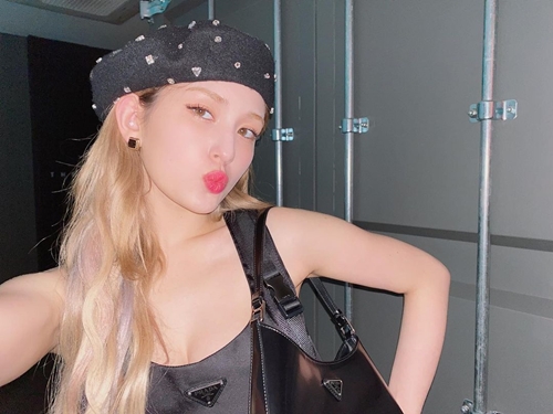 元I.O.Iのチョン・ソミ、近況写真が「天使ビジュアルすぎる」と話題に【PHOTO】