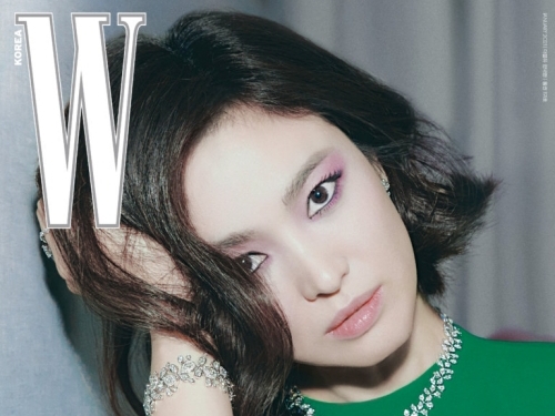 女優ソン・ヘギョ、美麗すぎる強いまなざしでファンを魅了「非の打ち所がない」【PHOTO】