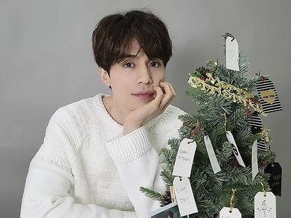 俳優イ・ドンウクからのクリスマスプレゼント「天使ですか？」「ビジュアル100億点」【PHOTO】