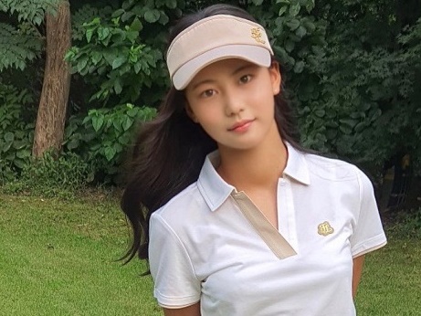 16歳に見えない！元サッカー韓国代表選手の娘が“アイドル顔負け”の美貌で話題に【PHOTO】
