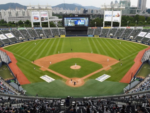 昨季は史上初のシーズン中断…コロナ対策に追われる韓国プロ野球、無事シーズンインなるか