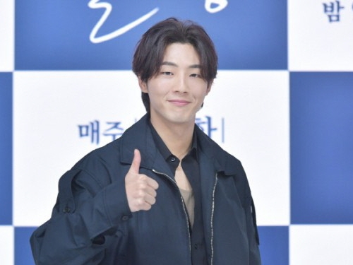 『月が浮かぶ川』出演中の俳優ジス、いじめ加害者疑惑が浮上「悪質的な不良だった」