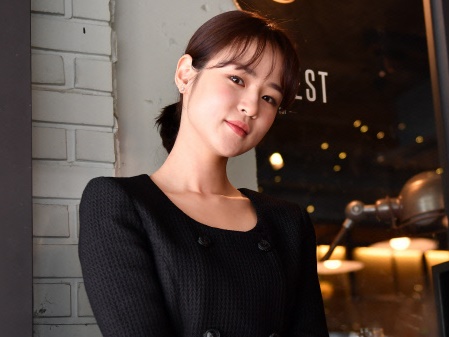 R-18ドラマ『夫婦の世界』の女優シム・ウヌにも“いじめ疑惑”が浮上…所属事務所は否定