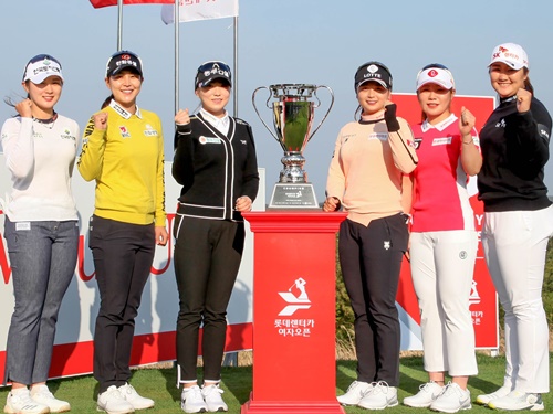 昨季活躍のパク・ヒョンギョンも！韓国女子ツアー開幕戦フォトコールで6選手が笑顔披露【PHOTO】