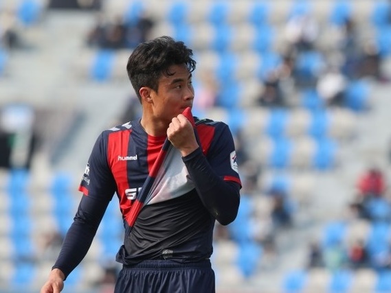 これはサッカーなのか 中国からkリーグ復帰の韓国代表df 3度目のvar誤審 で不満爆発 スポーツソウル日本版
