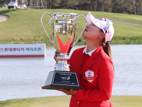 韓国女子ツアー開幕戦を制したのは22歳のイ・ソミ！強風ものともせず通算2勝目達成