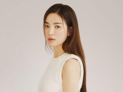 女優ソン・ヘギョ、雑誌インタビューで本音を語る…「人目を気にしない“平凡な自分”になりたい」【PHOTO】