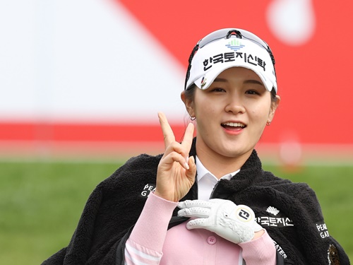 韓国女子ゴルフの“次世代美女”集結！パク・ヒョンギョンの近況が「アイドルみたい」【PHOTO】