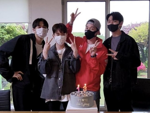“完全体カムバ”準備中の2AM、13年来の友情にファン歓喜「2AMは永遠」【PHOTO】