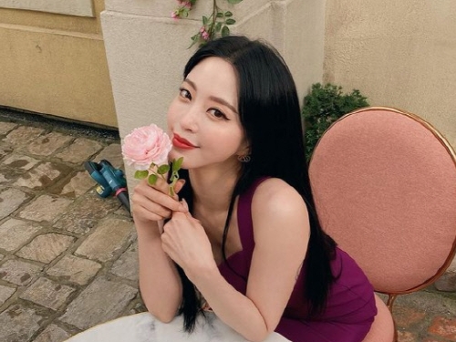 美人女優ハン・イェスル、元ホストの彼氏に貢いだ!? YouTuberの主張受けて「神様は私を祝福する」と投稿