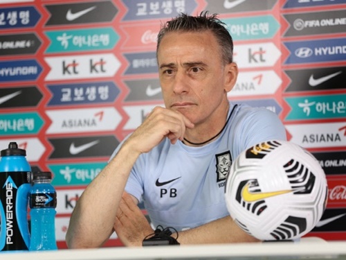 W杯予選再開の韓国ベント監督「今は勝つことだけに集中」…“日韓戦”完敗以降の世論は「尊重」