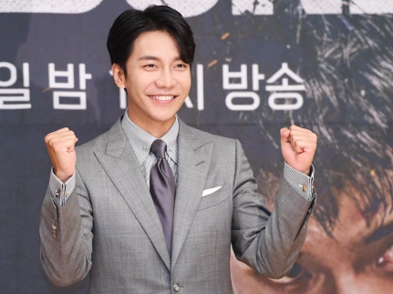 俳優イ・スンギは結局“元サヤ”に、Hookエンタが再契約を発表「積極的な支持と応援」【全文】