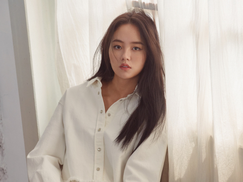 子役出身女優キム・ソヒョンがすっかり大人に。最新ビジュアルで魅せた、“うっとりする”気品【PHOTO】