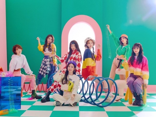 ガールズグループWeeeklyの『After School』、米タイム誌選定「2021年現在最高のK-POPソング」に！