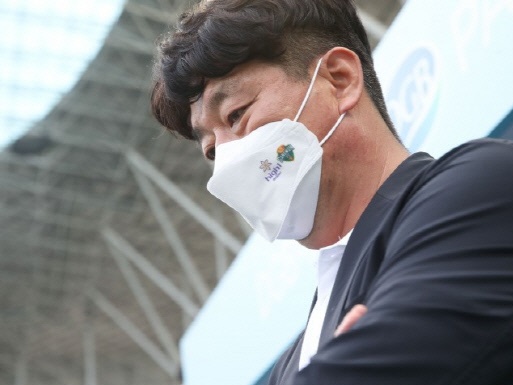 コーチに不必要な身体接触 韓国1部の江原fc 日本でプレー経験のある指揮官に400万円の制裁金 スポーツソウル日本版