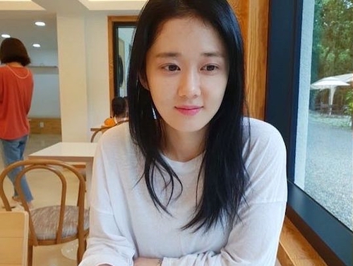 “40歳に見えない” 女優チャン・ナラの童顔は健在！自然体ショットに大反響「20歳ですよね？」【PHOTO】
