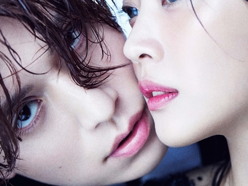 【写真】「密着しすぎでは？」イ・ドンウク＆チョ・ボアの美麗SHOTにファン悶絶