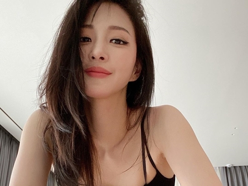 美人女優ハン・イェスルが“完璧なボディライン”を惜しげもなく披露！ 【PHOTO】