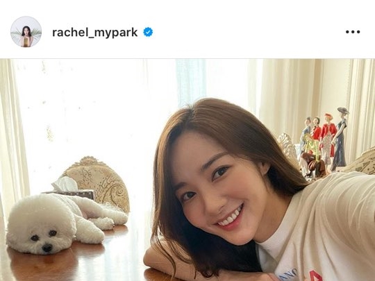 女優パク・ミニョン、愛犬と過ごす“ラブリーな日常”が話題に。「可愛すぎ」「犬になりたい」【PHOTO】
