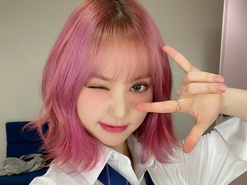 【写真】「二次元から出てきたような…」GFRIENDウナ、可愛すぎる自撮りを連投！