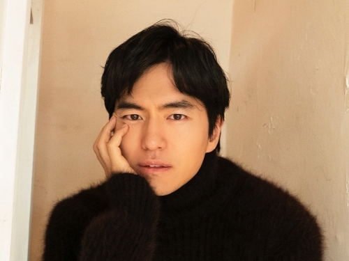 ドラマ『ボイス』韓国版の主演俳優イ・ジヌク、新プロフィール写真公開