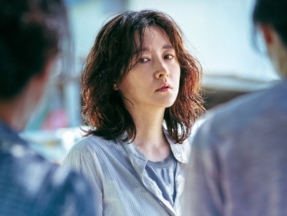 イ・ヨンエが伝える韓国の“悲しい現実”…復帰映画『私を探して』での演技は圧巻だ【レビュー】