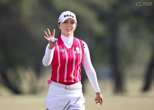 イ ボミ キム ハヌルの順位は 韓国女子プロが選んだ 禁断 の美女ゴルファーランキング スポーツソウル日本版