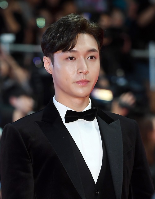 人気ボーイズグループexoのレイが所属事務所smエンタと決別 直筆手紙で思い伝える 全文 スポーツソウル日本版